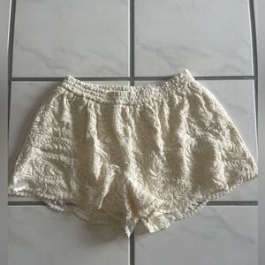 Alya Off White Short From Francesca’s